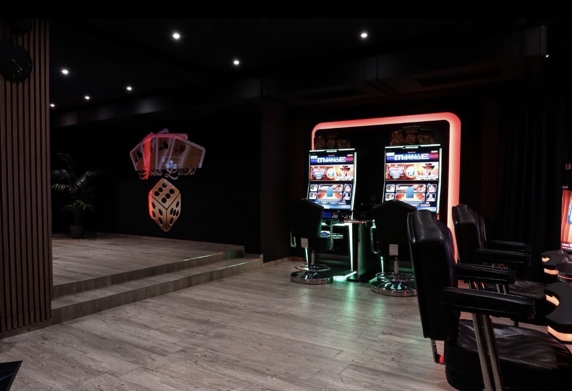 Geldspielgeräte im Innenraum